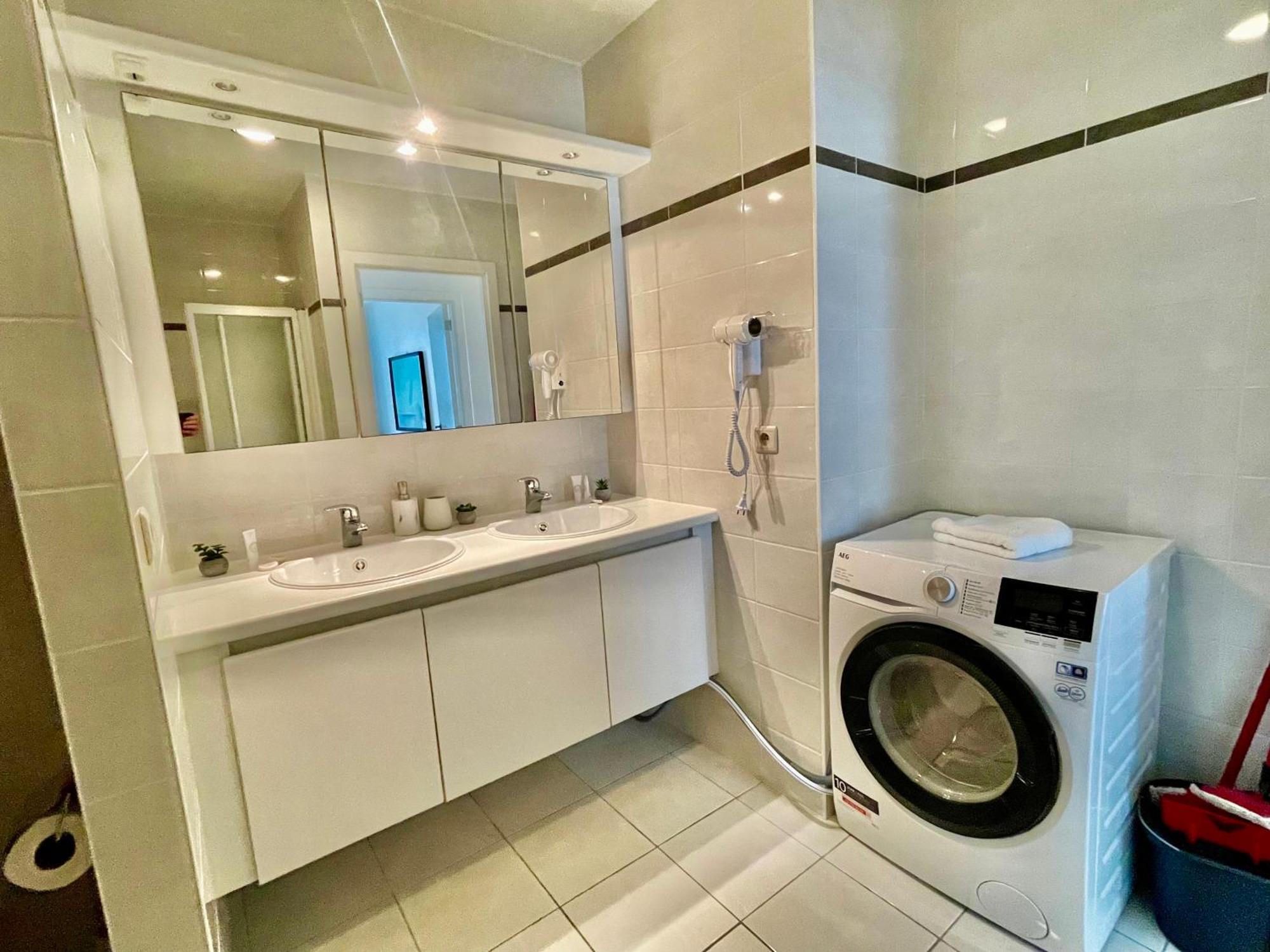 3Br Zeedijk Apartment Ocean View Blankenberge Exterior foto